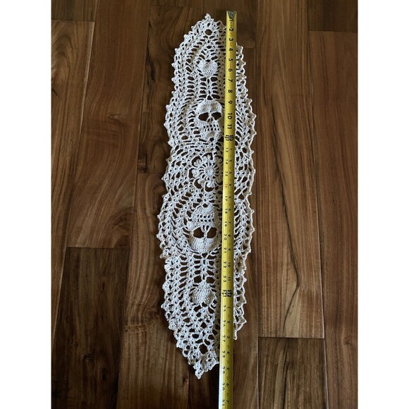 Rare 30” Long  Handmade Crocheted Ecru Skull Hearts Doily 100% Cotton Lace - Picture 5 of 6